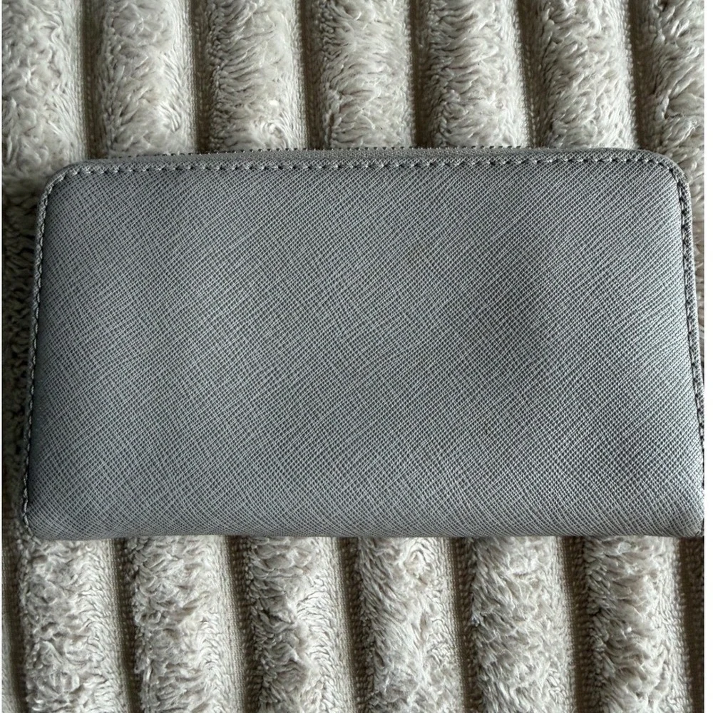 Michael‎ Kors Jet Set Grey Saffiano Leather Zip Around Wallet Silver
